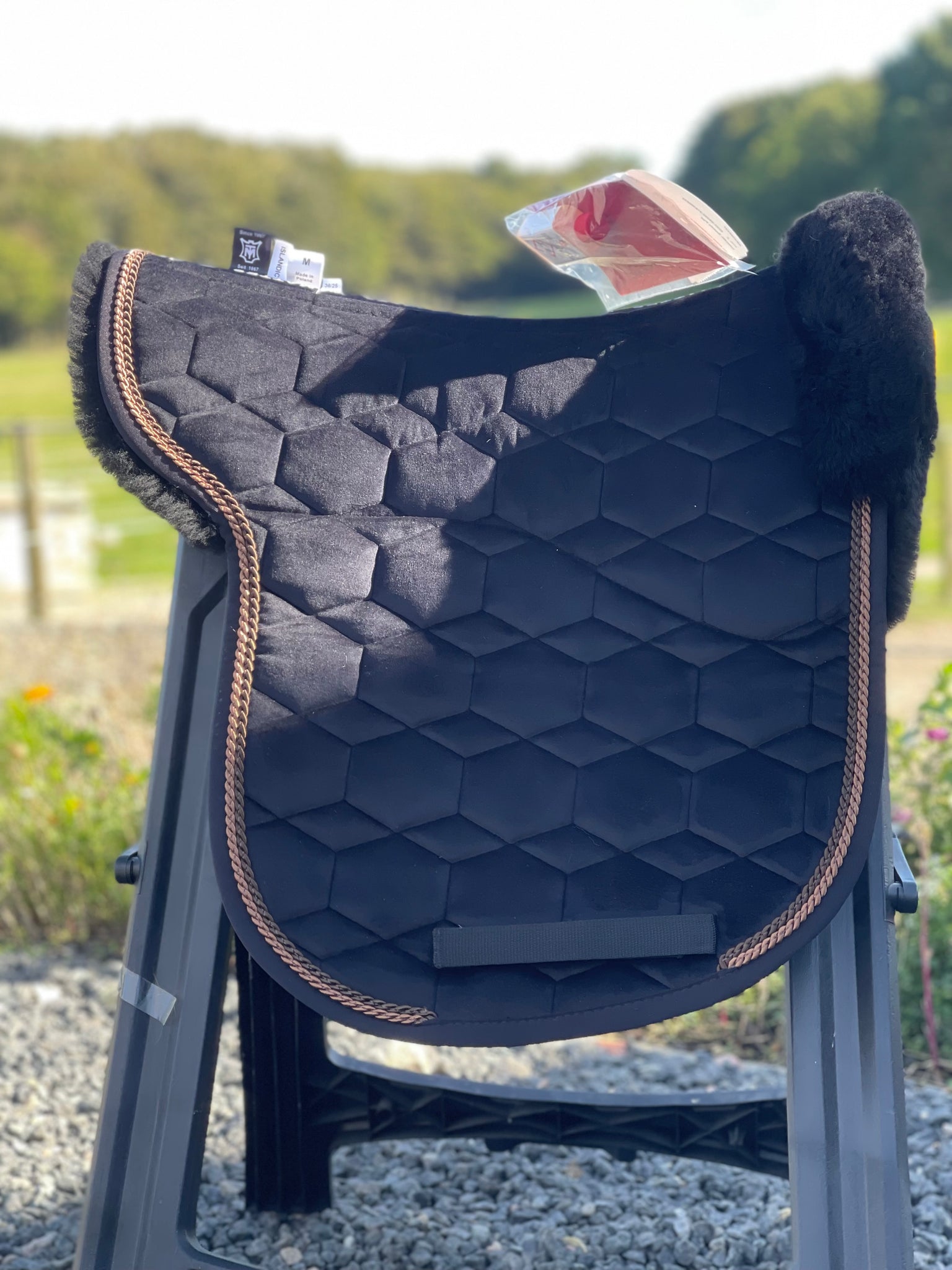 Mattes sadelformet underlag