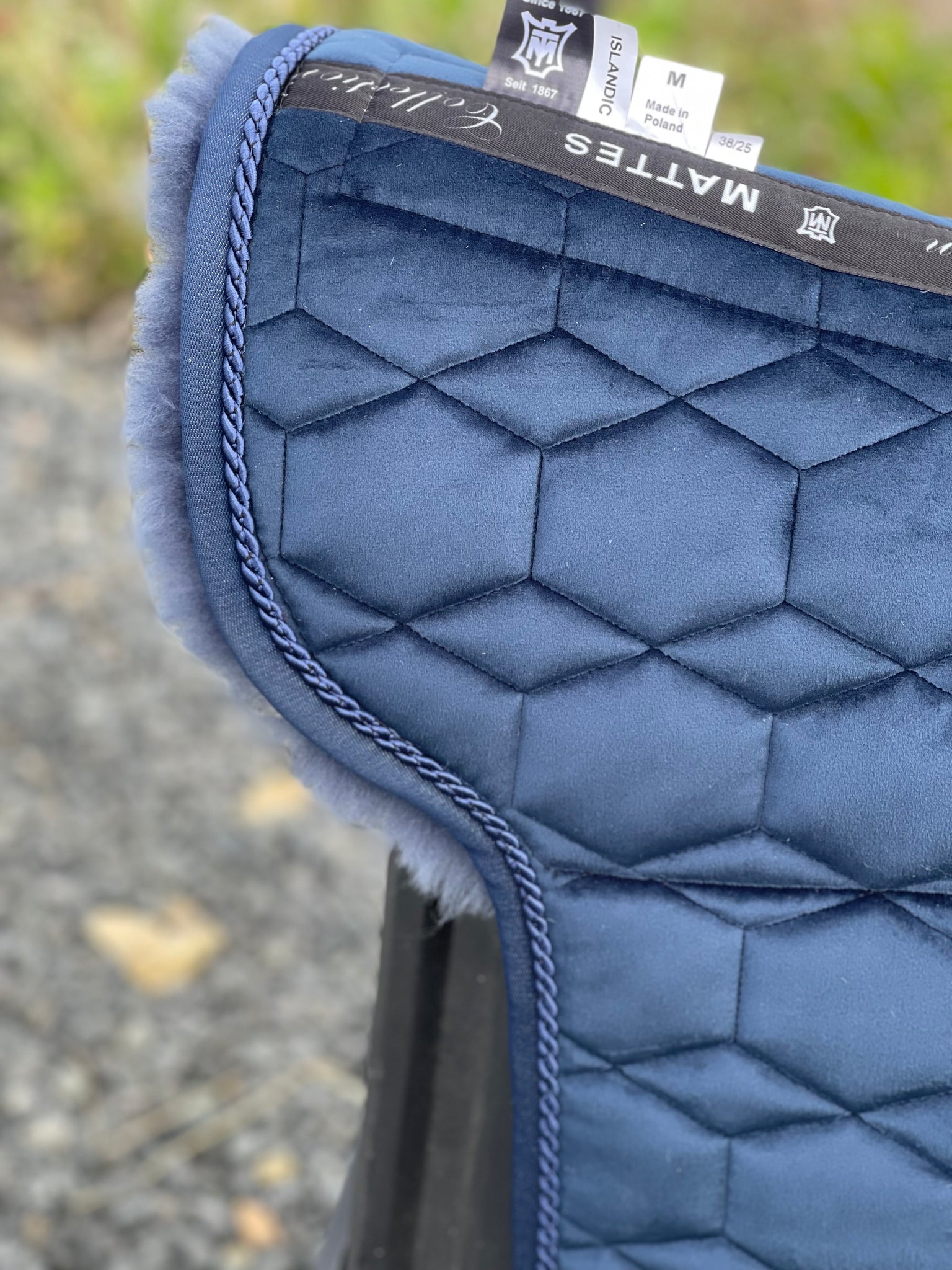 Mattes sadelformet underlag limited edition