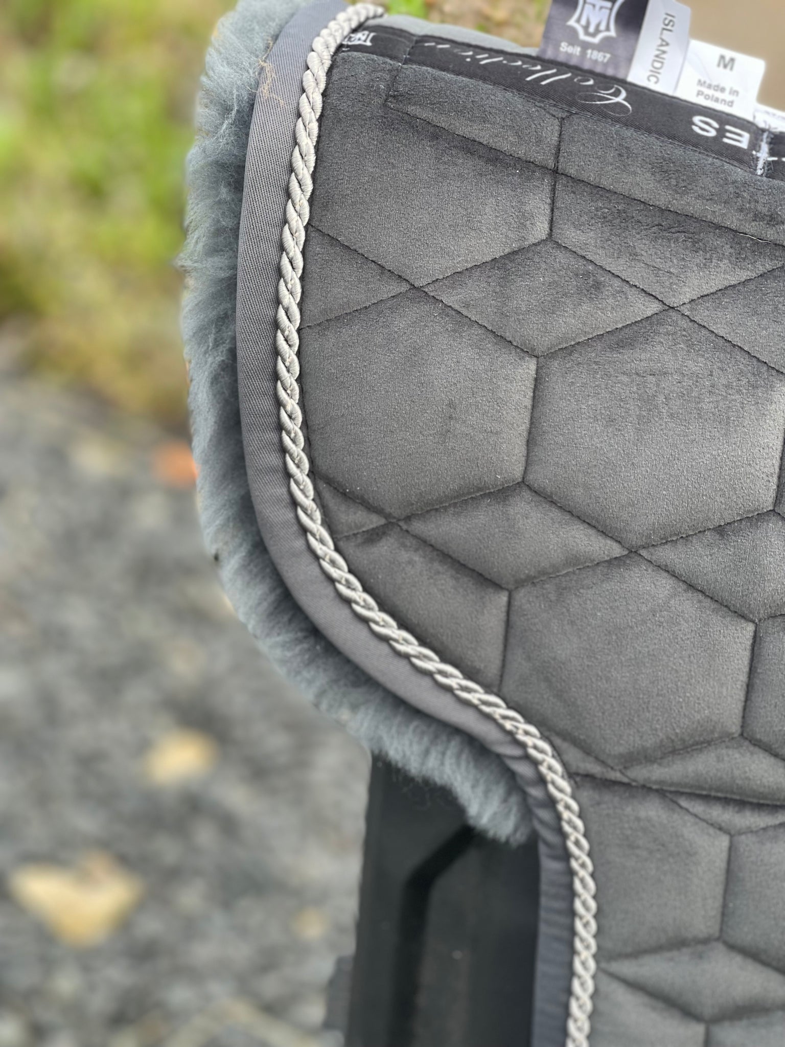 Mattes sadelformet underlag limited edition