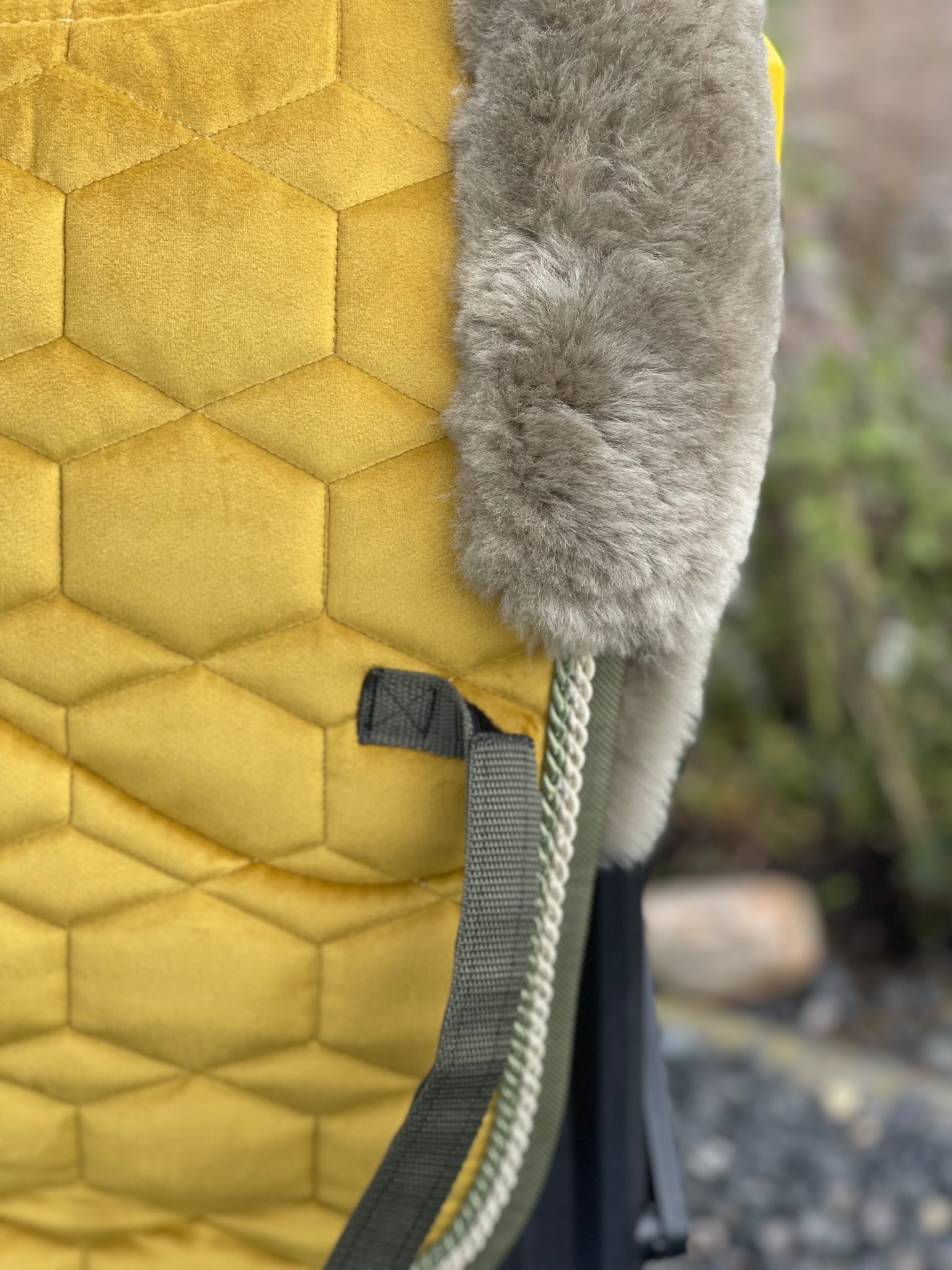 Mattes sadelformet underlag limited edition