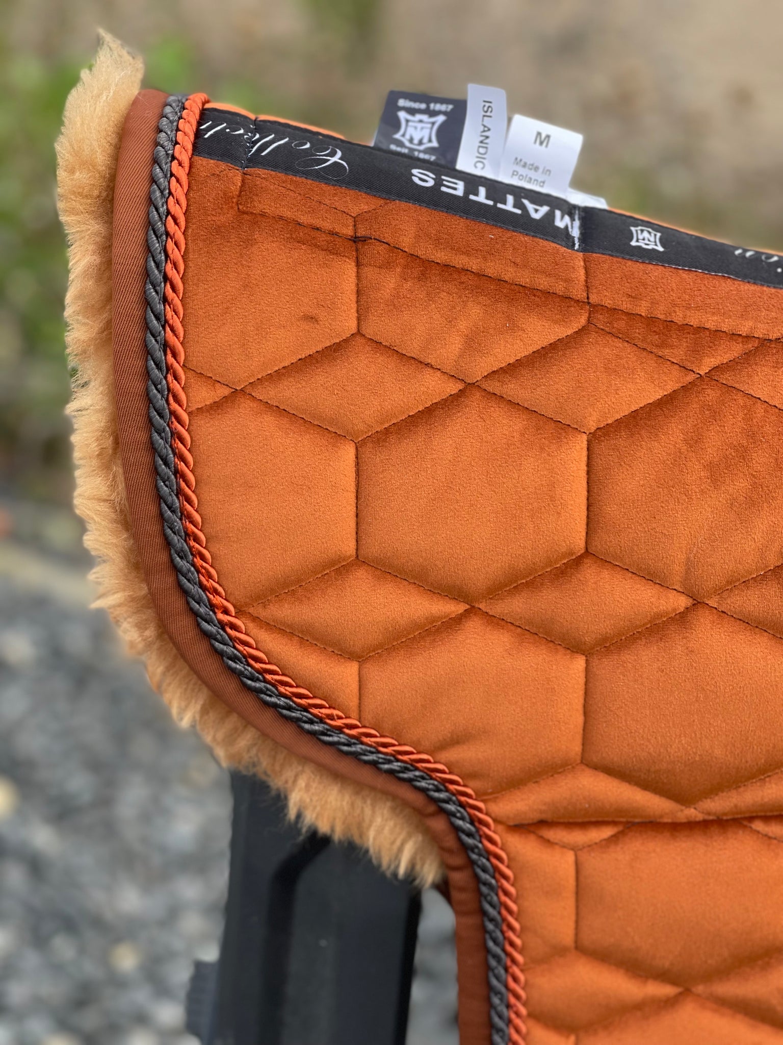 Mattes sadelformet underlag limited edition