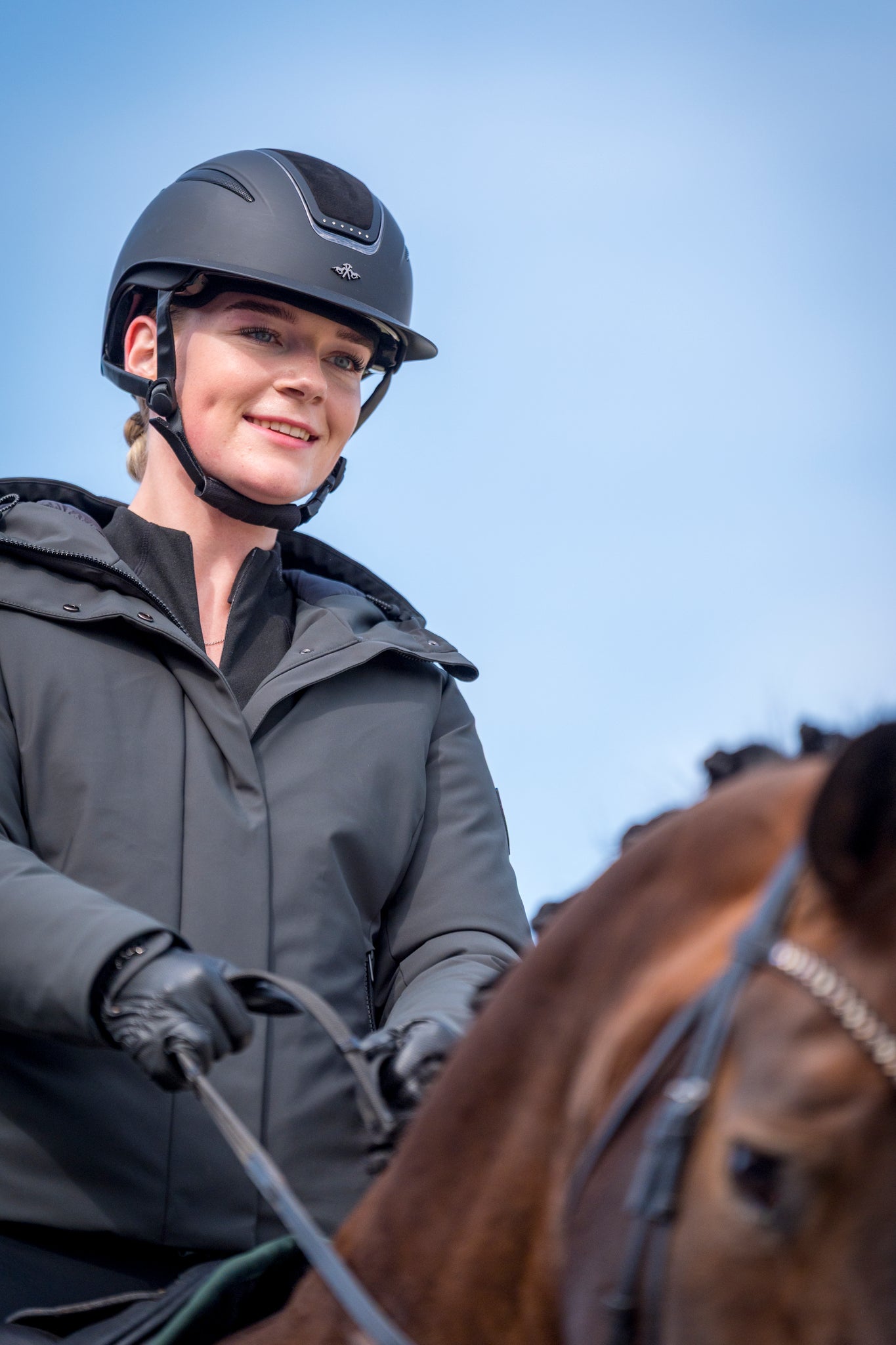 HV Polo ridehjelm Magnifica med rhinsten