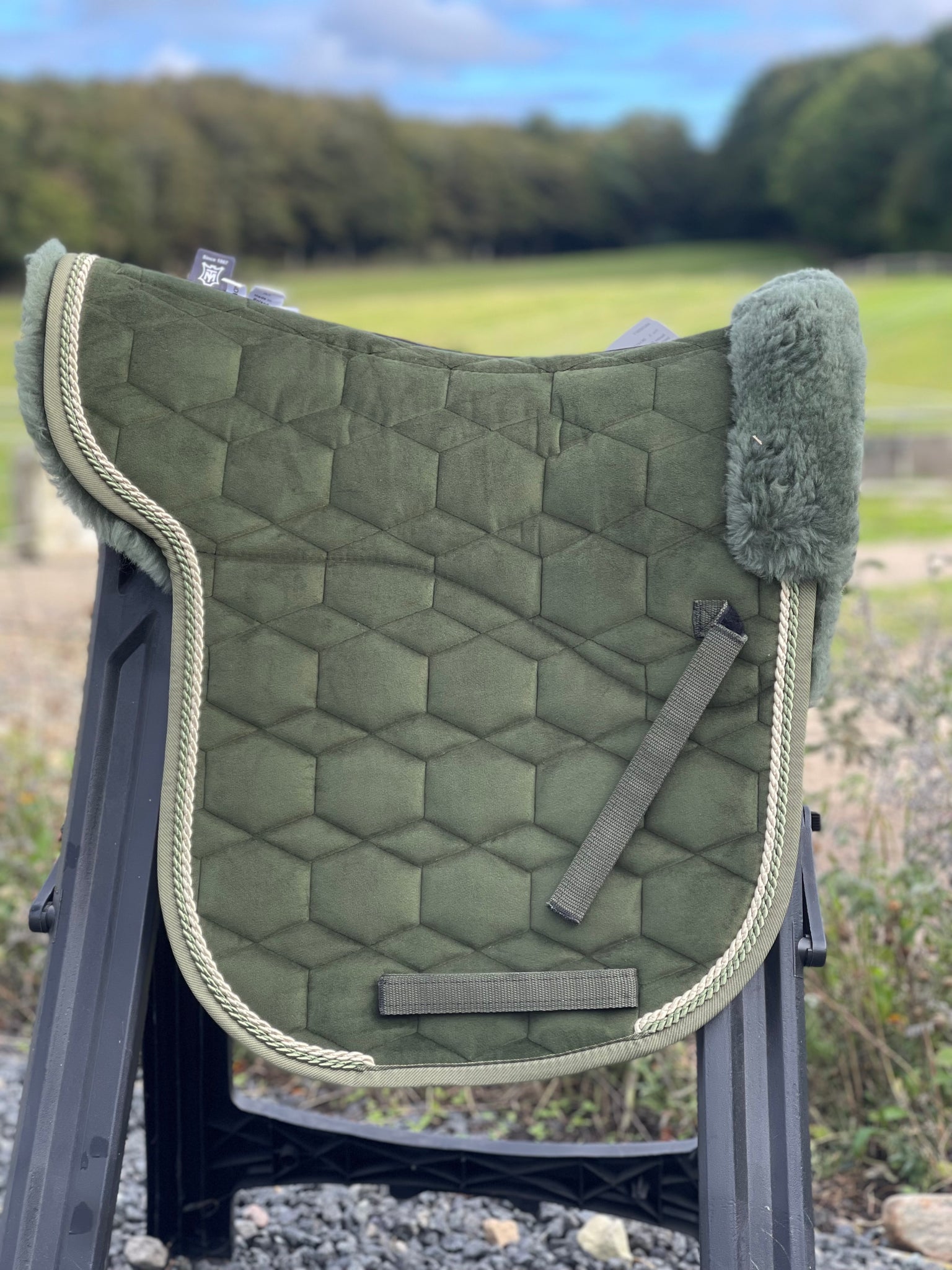 Mattes sadelformet underlag limited edition