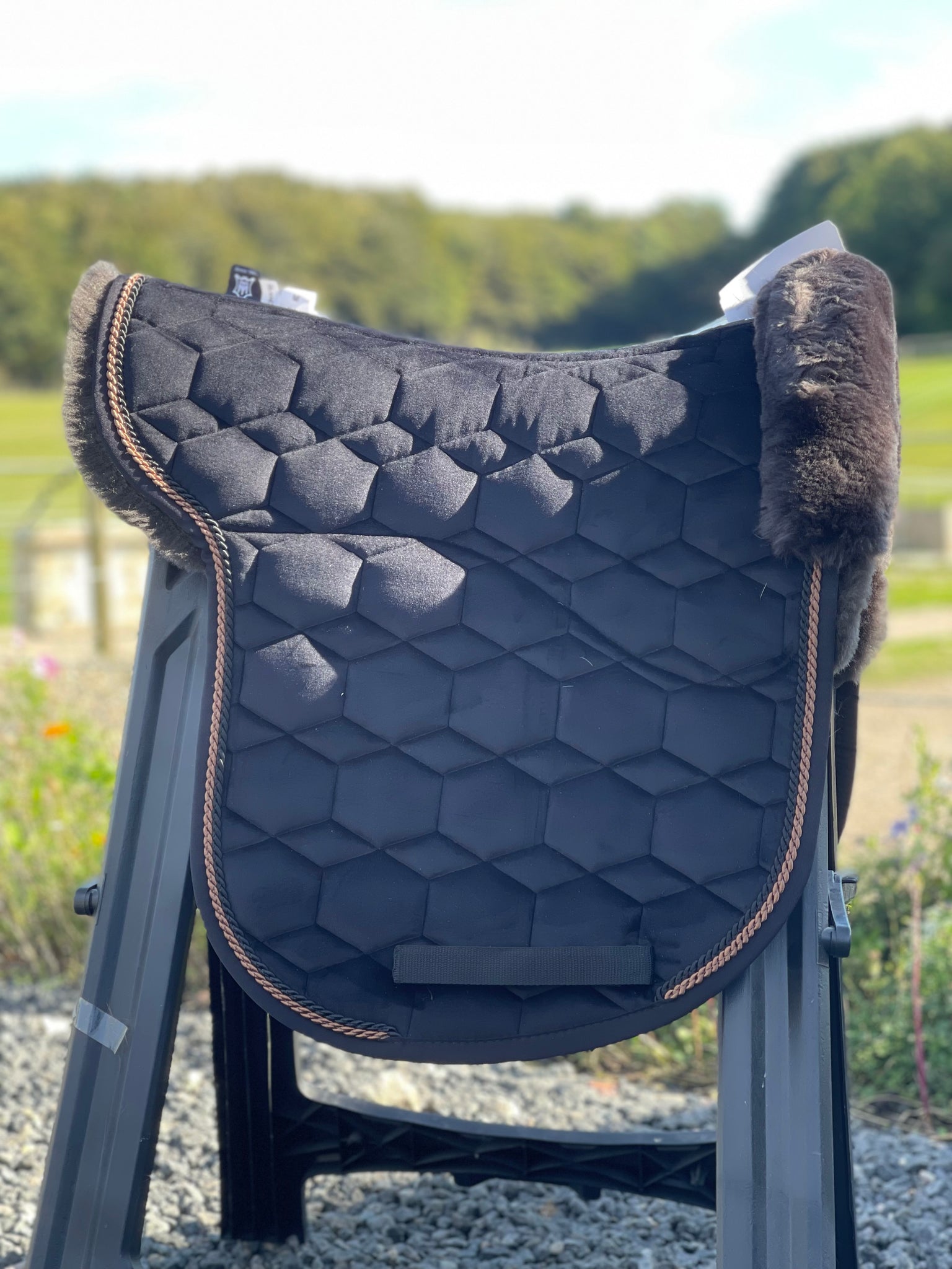 Mattes sadelformet underlag