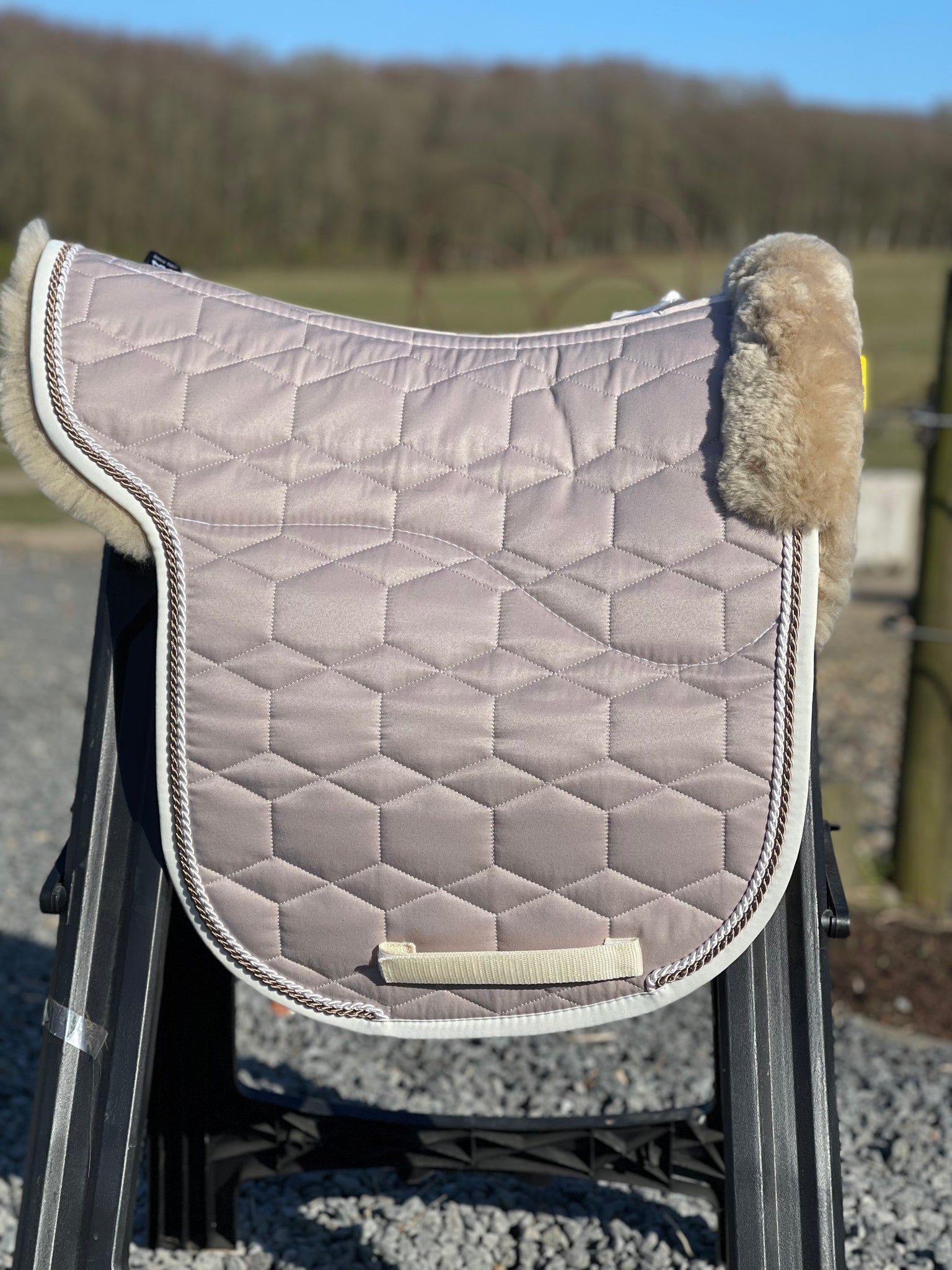 Mattes sadelformet underlag