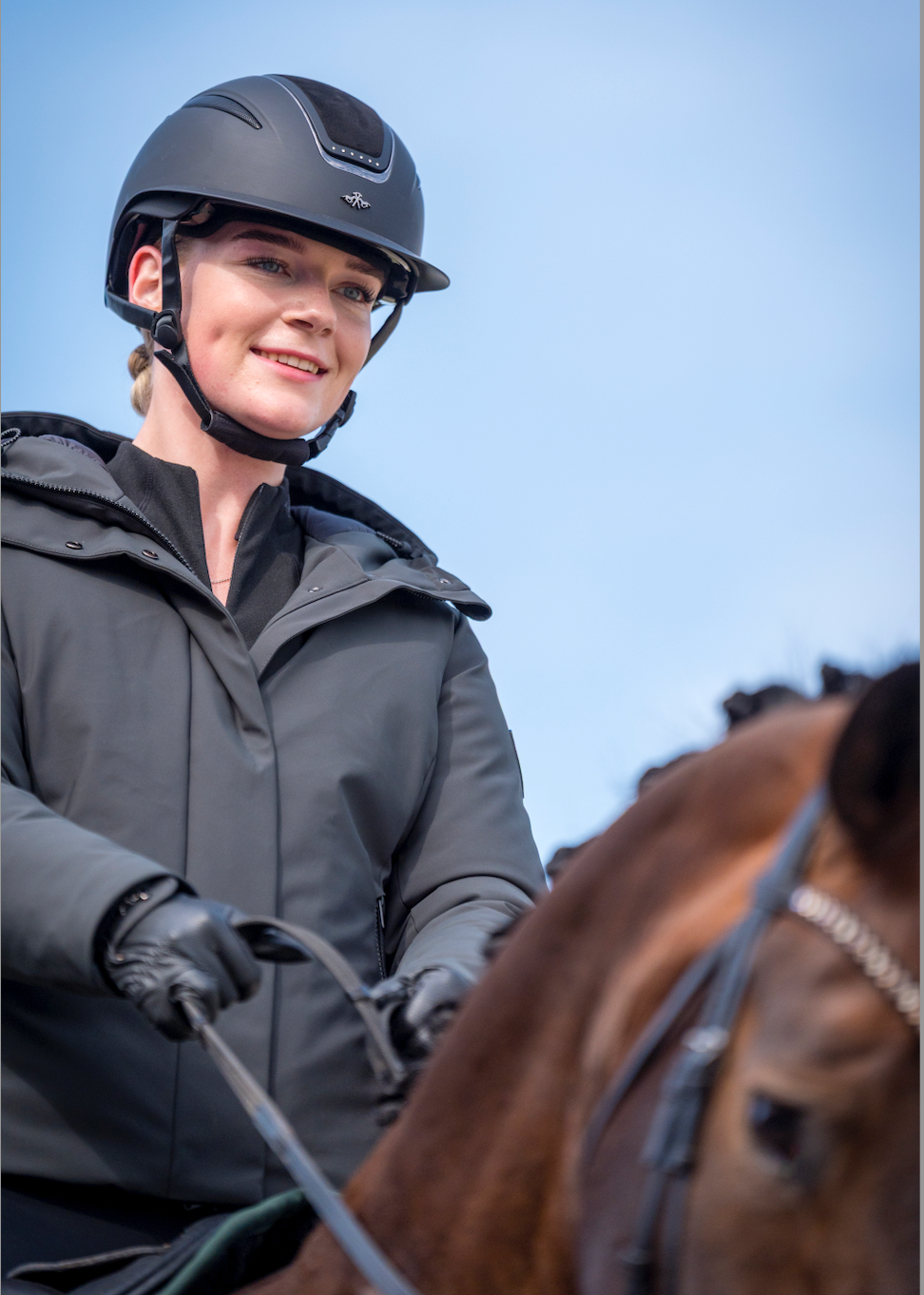 HV Polo ridehjelm Magnifica med rhinsten